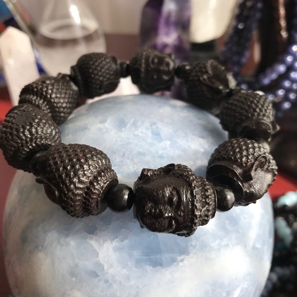 Wood carved peaceful Buddha bracelets - Picture 2 of 8